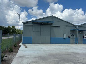 6936 Lozier St in Houston, TX - Building Photo