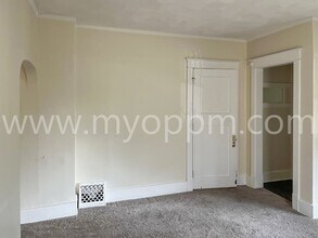 1020 N 32nd St-Unit -1020/01 in Omaha, NE - Building Photo - Building Photo