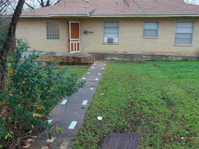 1701 E 38th St in Austin, TX - Building Photo - Building Photo