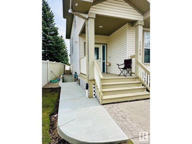 1739 Tomlinson Common NW in Edmonton, AB - Building Photo - Building Photo
