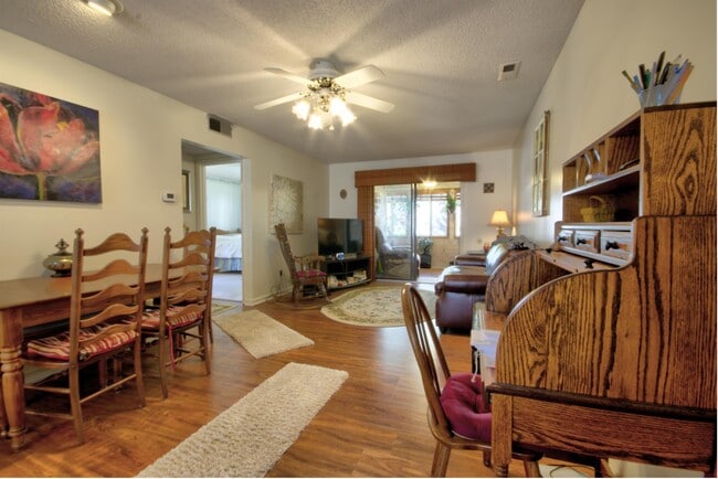 49 Lake Dr in Laurel Park, NC - Building Photo - Building Photo