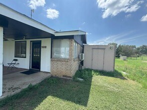 109 Logan Dr in Buchanan Dam, TX - Building Photo - Building Photo
