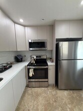 219 NE 14th Ave in Hallandale Beach, FL - Building Photo - Building Photo