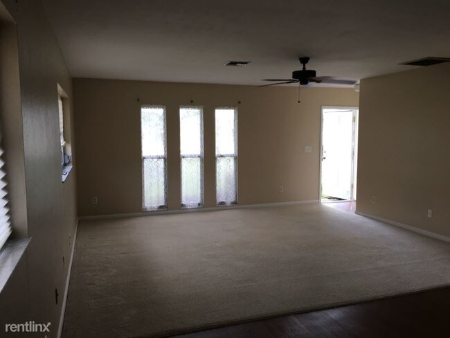 774 93rd Ave N in Naples, FL - Building Photo - Building Photo