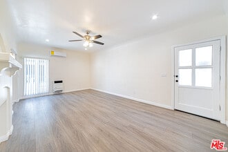 1152 S Bronson Ave in Los Angeles, CA - Building Photo - Building Photo