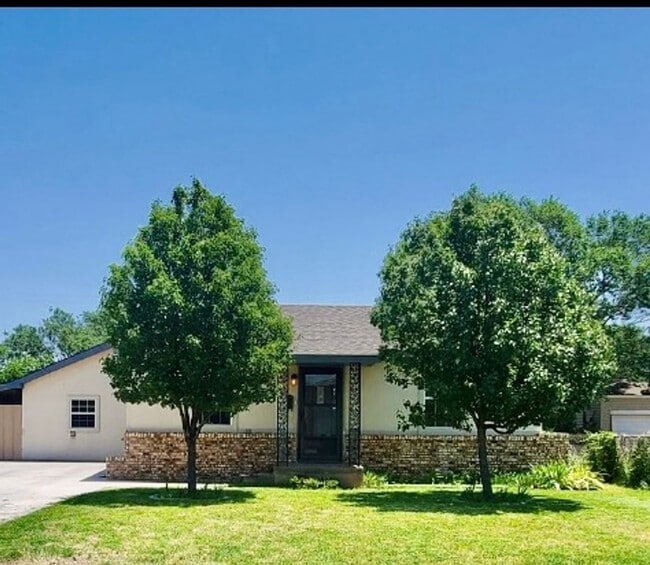 property at 4109 S Bonham St