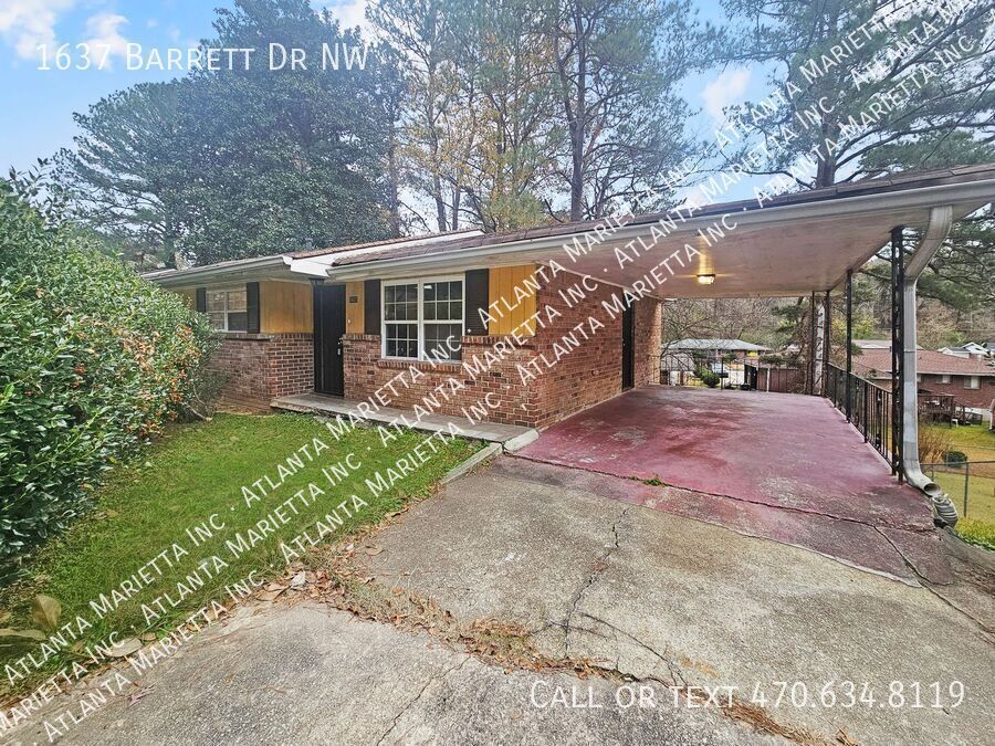 1637 Barrett Dr NW in Atlanta, GA - Building Photo