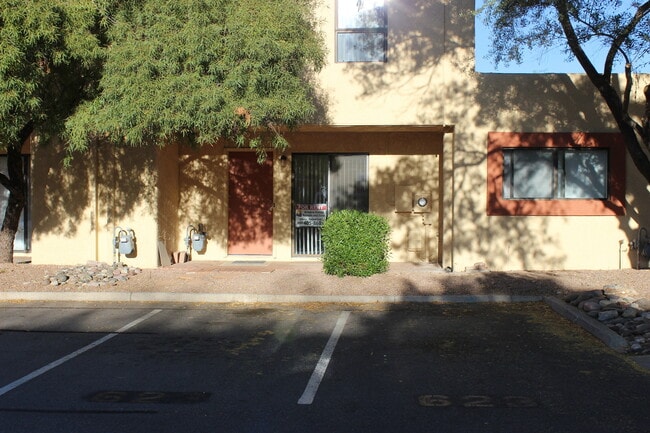 property at 621 S Kacee Ave