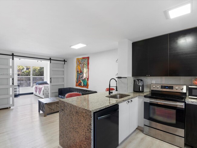property at 1615 West Ave