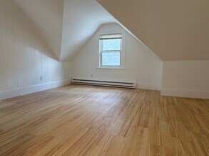9 Knapp St, Unit 3 in Somerville, MA - Building Photo - Building Photo