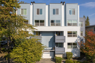 Aspen Park Apartments in Seattle, WA - Building Photo - Building Photo