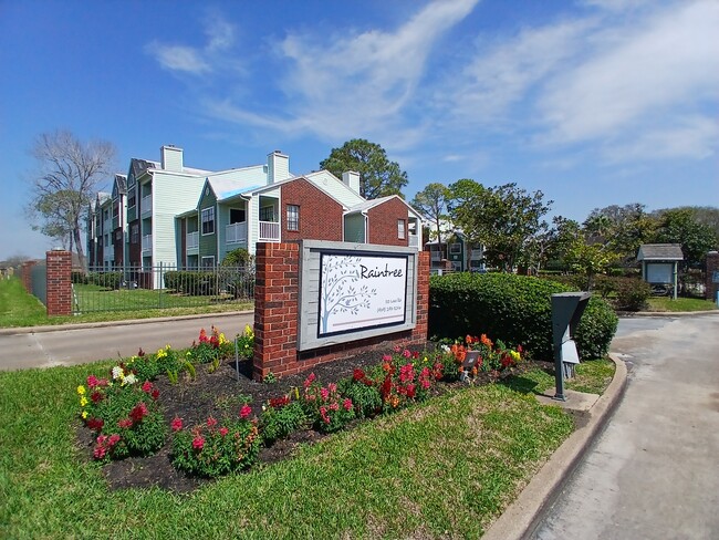 Raintree Apartments