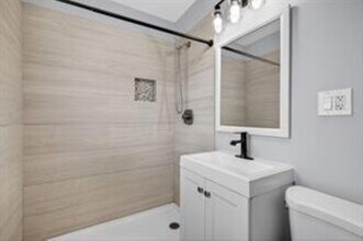 1037 N Victoria Park Rd, Unit 2 in Fort Lauderdale, FL - Building Photo - Building Photo
