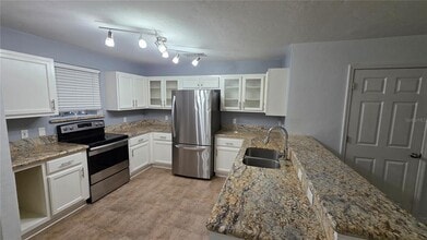 9771 SW 52nd Rd in Gainesville, FL - Building Photo - Building Photo