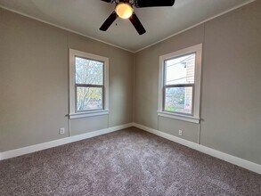 409 Monroe St in Oregon City, OR - Building Photo - Building Photo