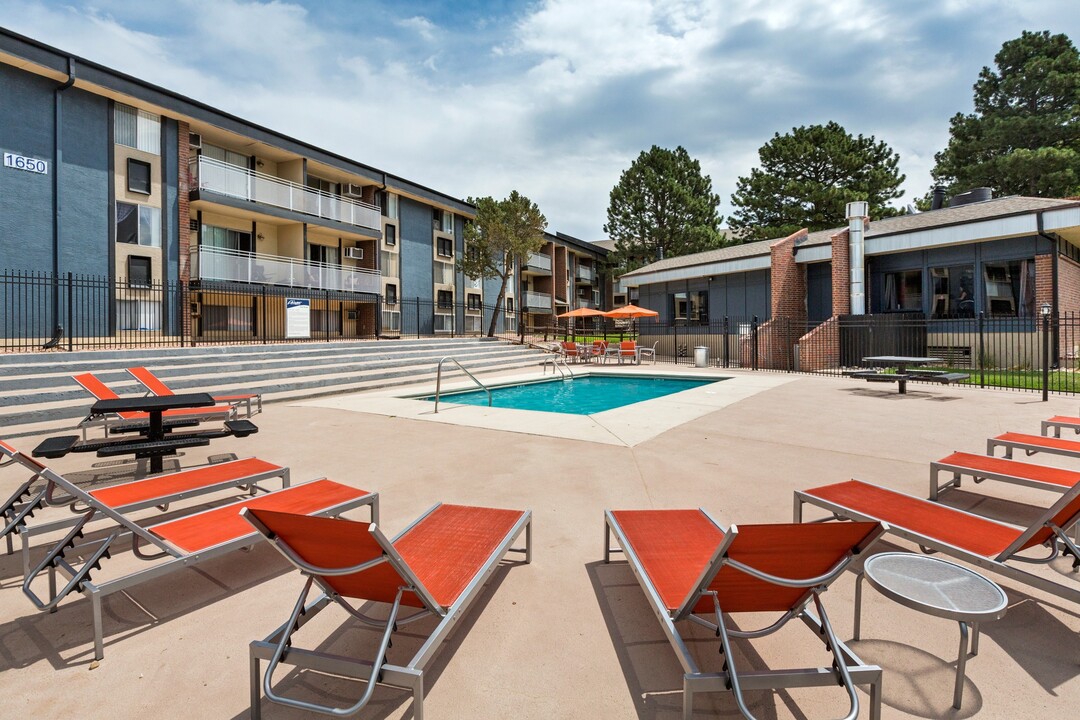 Aviator Apartments in Colorado Springs, CO - Foto de edificio