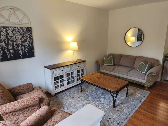 21083 Pickerelweed Terrace in Ashburn, VA - Building Photo - Building Photo