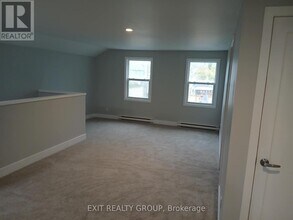 27 Grove St in Belleville, ON - Building Photo - Building Photo