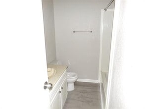 905 W Bridge St in Granbury, TX - Building Photo - Building Photo