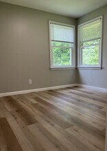 5943 Raytown Rd, Unit E in Raytown, MO - Building Photo - Building Photo