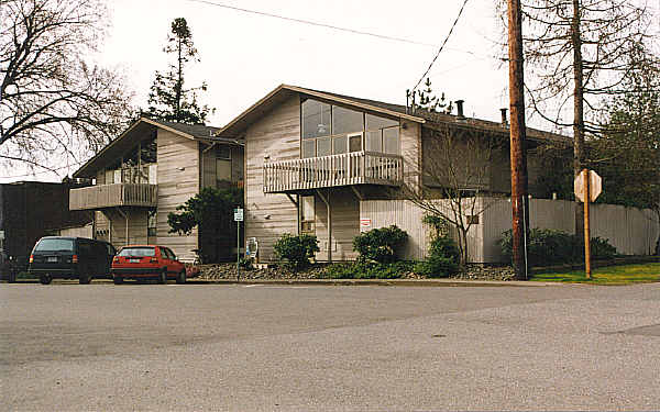 2365-2375 NE Division St in Gresham, OR - Building Photo