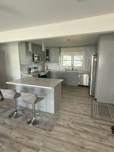 168 Red Maple Dr E in Levittown, NY - Building Photo - Building Photo
