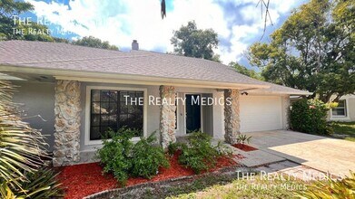 1020 Faircloth Ct in Oviedo, FL - Building Photo - Building Photo