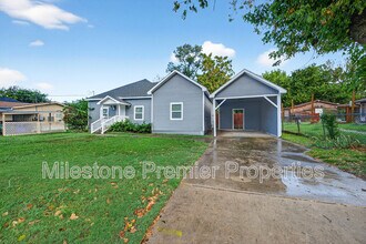 103 W South St in Whitesboro, TX - Building Photo - Building Photo