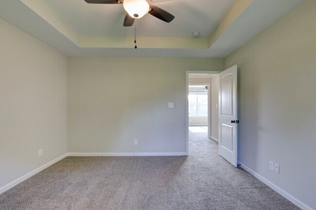 2710 Rafiki Dr in Clarksville, TN - Building Photo - Building Photo