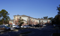 Johnson Lake Apartments in Pensacola, FL - Foto de edificio - Building Photo