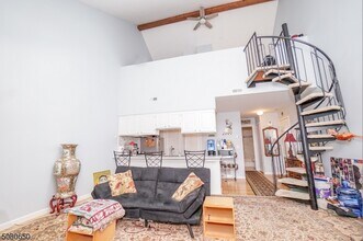 2 Davos Dr-Unit -8 in Vernon, NJ - Building Photo - Building Photo