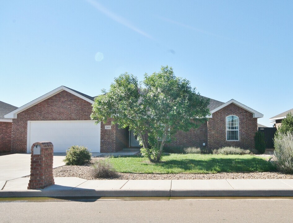 2401 Flagstone Dr in Clovis, NM - Building Photo