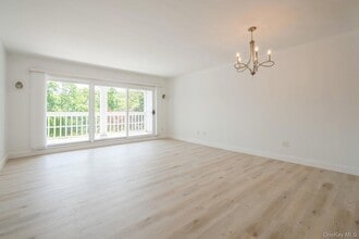 333 N State Rd, Unit 20E in Briarcliff Manor, NY - Building Photo - Building Photo