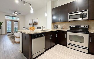 400 McGowen St in Houston, TX - Building Photo