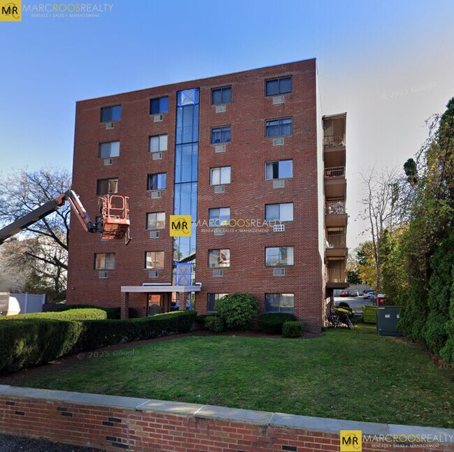 property at 12 Pond Ln