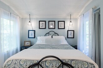 520 Esseola Dr in Saluda, NC - Building Photo - Building Photo