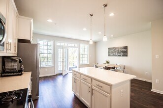 309 Spring Bank Way in Frederick, MD - Building Photo - Building Photo