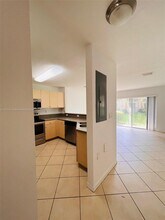 12824 SW 31st St in Miramar, FL - Foto de edificio - Building Photo