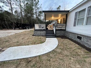 128 Hall Dr S in Montgomery, TX - Building Photo - Building Photo