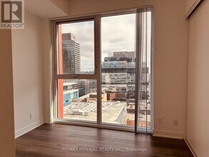 180 Front St E in Toronto, ON - Building Photo - Building Photo