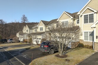 Regency at Ridgefield in Ridgefield, CT - Foto de edificio - Building Photo