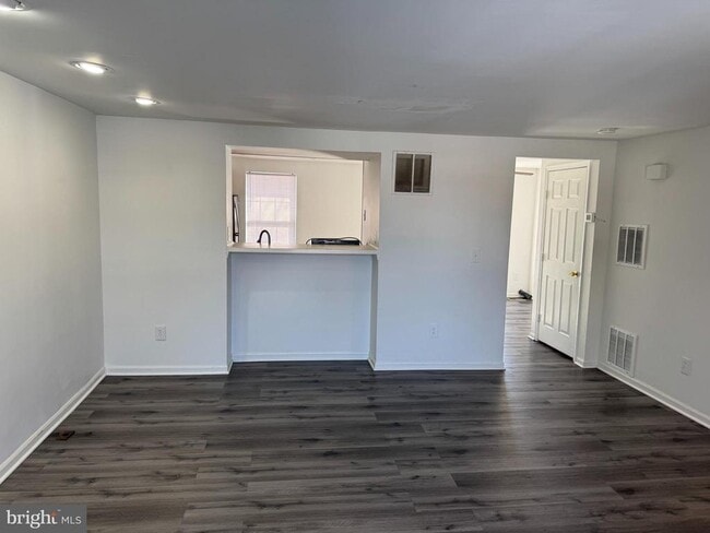 45414 Gable Square in Sterling, VA - Building Photo - Building Photo