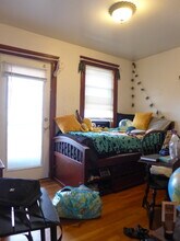 821 Parker St, Unit 2 in Boston, MA - Foto de edificio - Building Photo