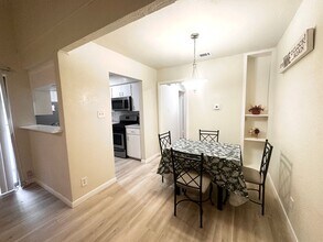 5906 Emerald Forest Dr in Austin, TX - Building Photo - Building Photo