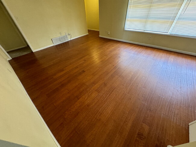 4901 18th St in Lubbock, TX - Foto de edificio - Building Photo