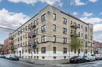 39-02 111th St in Corona, NY - Building Photo - Primary Photo