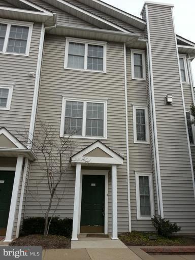 12829 Fair Briar Ln-Unit -12829 in Fairfax, VA - Building Photo