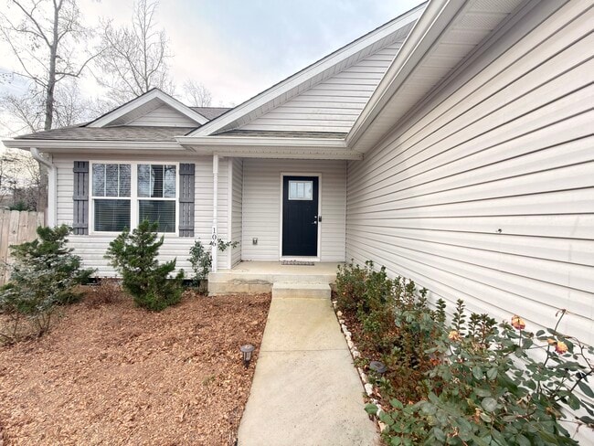 106 Cloverdale Ln in Simpsonville, SC - Building Photo - Building Photo