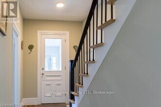 4466 Fourth Ave in Niagara Falls, ON - Foto de edificio - Building Photo