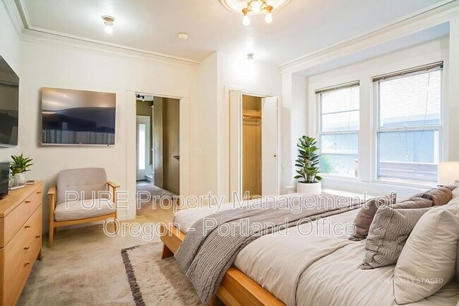 property at 5257 N Harvard St